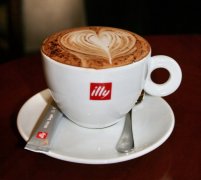 ILLY live happiily 摩卡奇诺咖啡