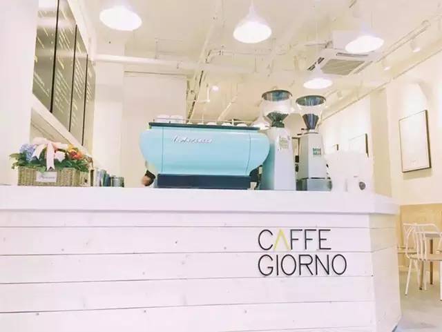 CAFFE GIORNO咖啡96，极简的一家咖啡店