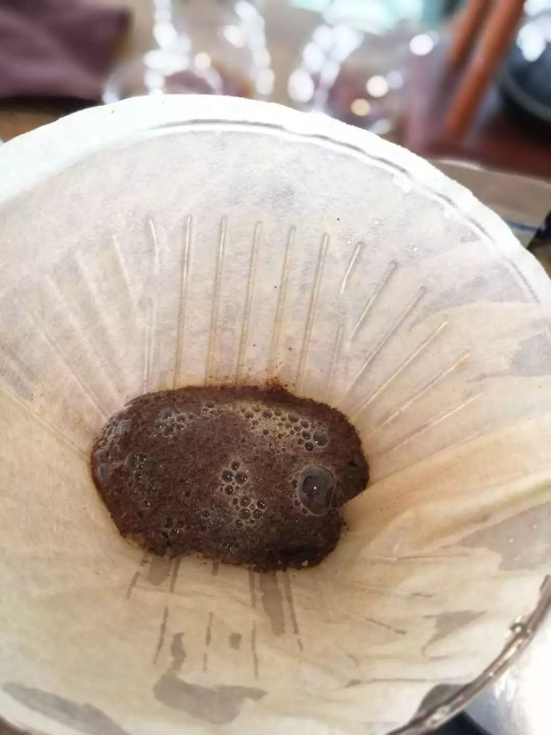 什么是闷蒸？闷蒸水量的多少对咖啡萃取的影响有多大？