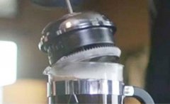 星巴克咖啡豆怎么冲泡 星巴克法压壶咖啡粉比例 法压壶研磨度特点